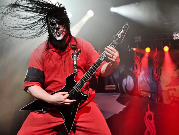 MICK THOMSON: The Guitar Technique SLIPKNOT Uses More Than Most Metal Bands