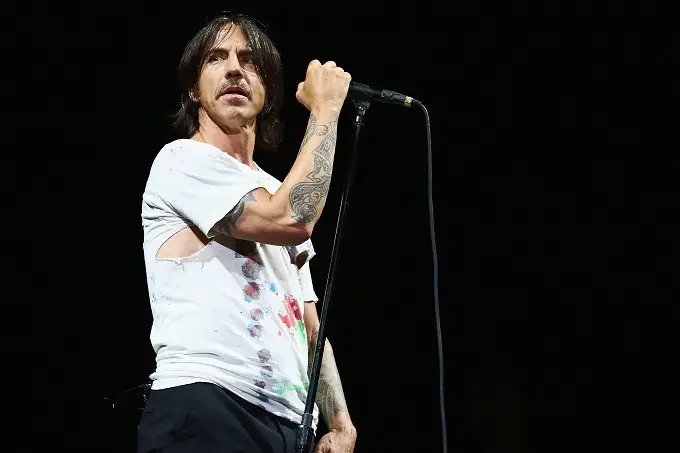 anthony-kiedis-of-red-hot-chili-peppers-at-isle-of-wight-festival-2014
