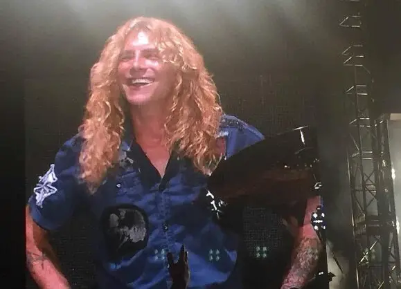 STEVEN ADLER Reunites With GUNS N’ ROSES On Stage In Cincinnati (Video)