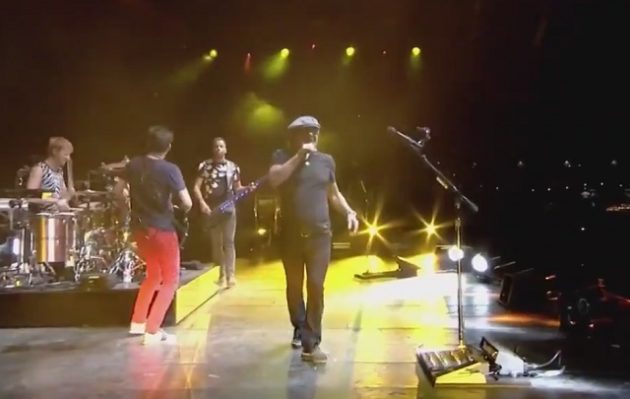 BRIAN JOHNSON Joins MUSE Live On Stage To Perform ‘Back In Black’