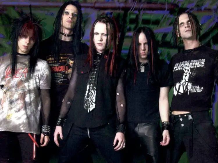 Former MURDERDOLLS DRUMMER BEN GRAVES Dies After Battle With Cancer