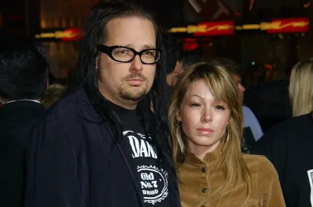 Jonathan Davis wife