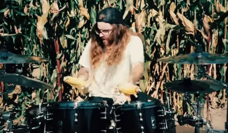 Korn Played With a Corn