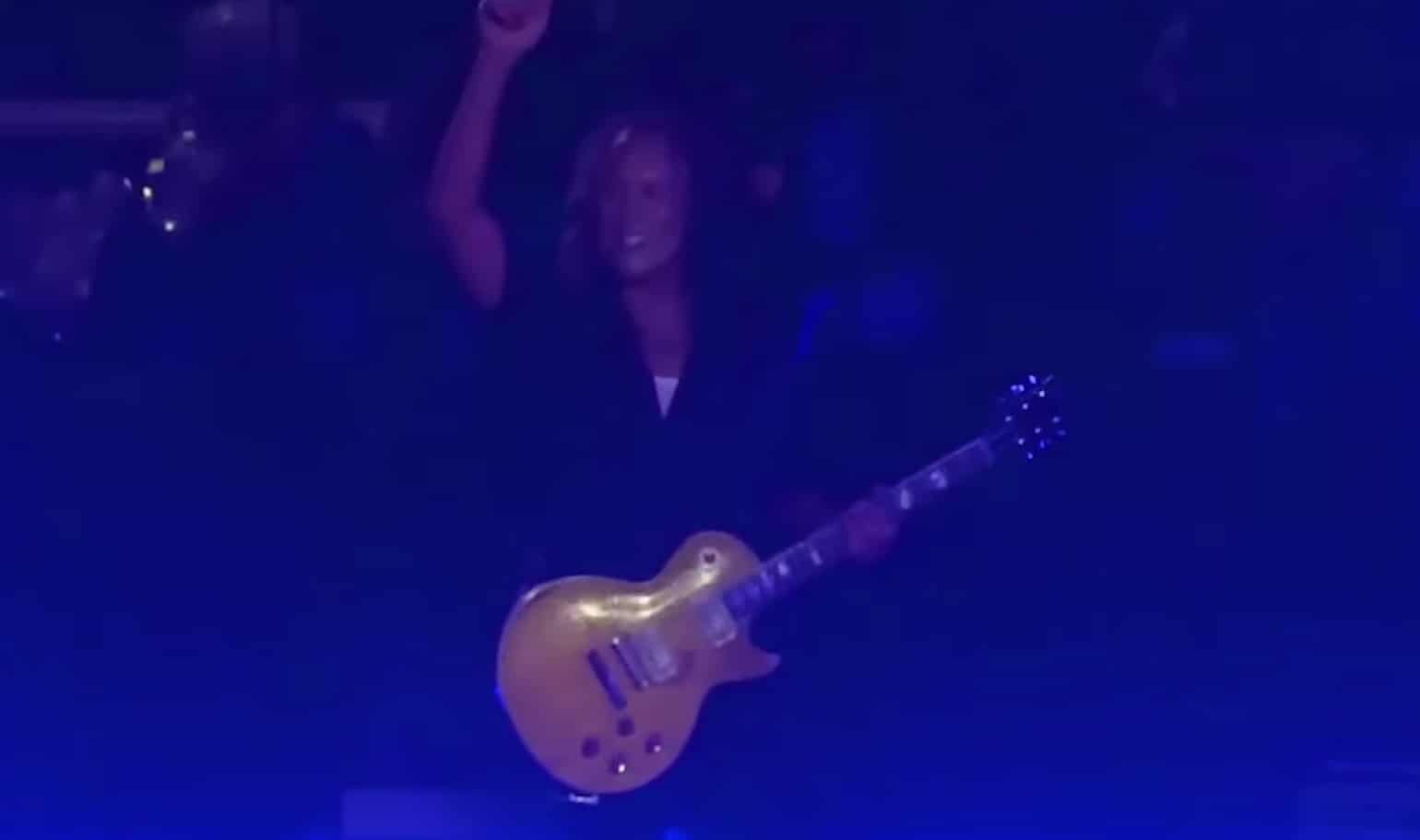 Kirk Hammett Messes Up Nothing Else Matters Intro