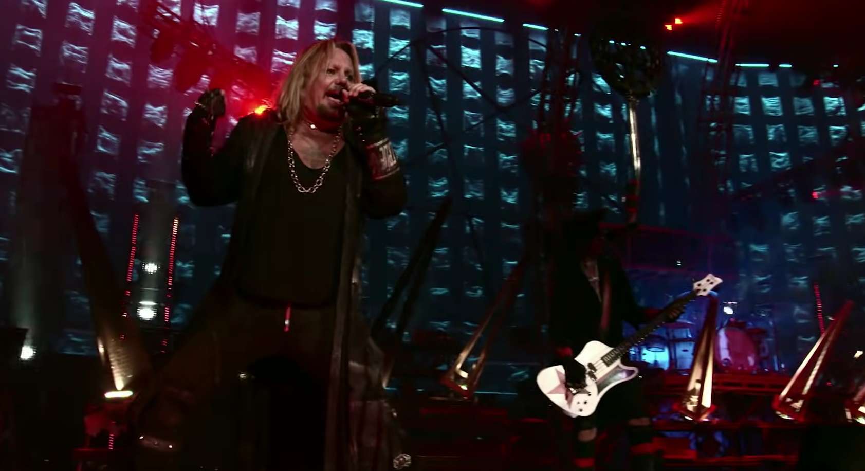Motley Crue The End, Live In Los Angeles