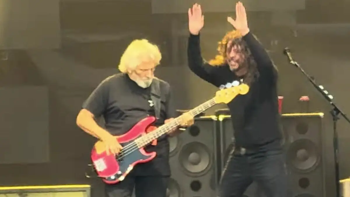 Geezer Butler Joins Foo Fighters On Stage