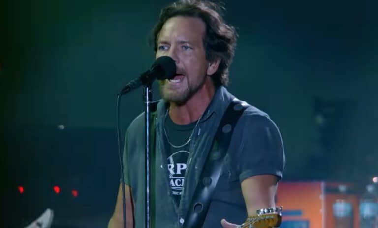 PEARL JAM&rsquo;s EDDIE VEDDER Reveals &lsquo;Near Death Experience&rsquo; Amid Recent