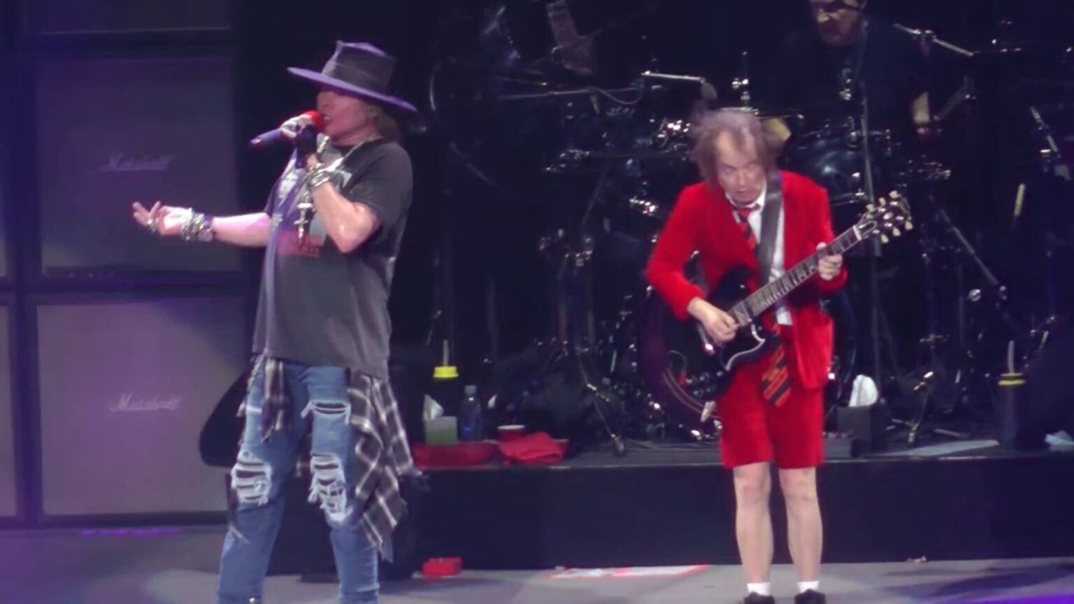 Report AXL ROSE To Join AC/DC On North American Tour