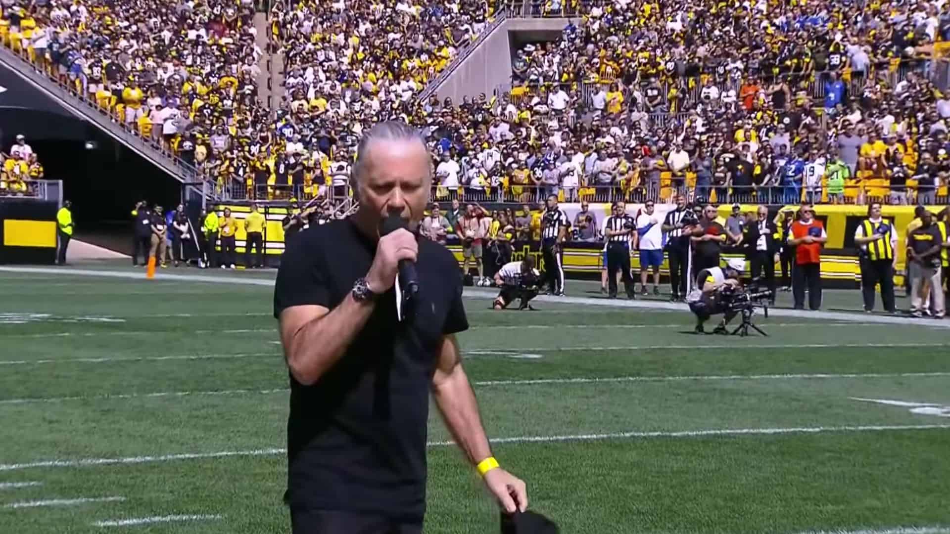 Bruce Dickinson Performs US National Anthem