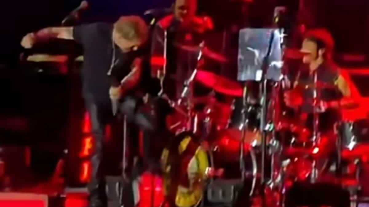 Axl Rose Onstage Meltdown Buenos Aires